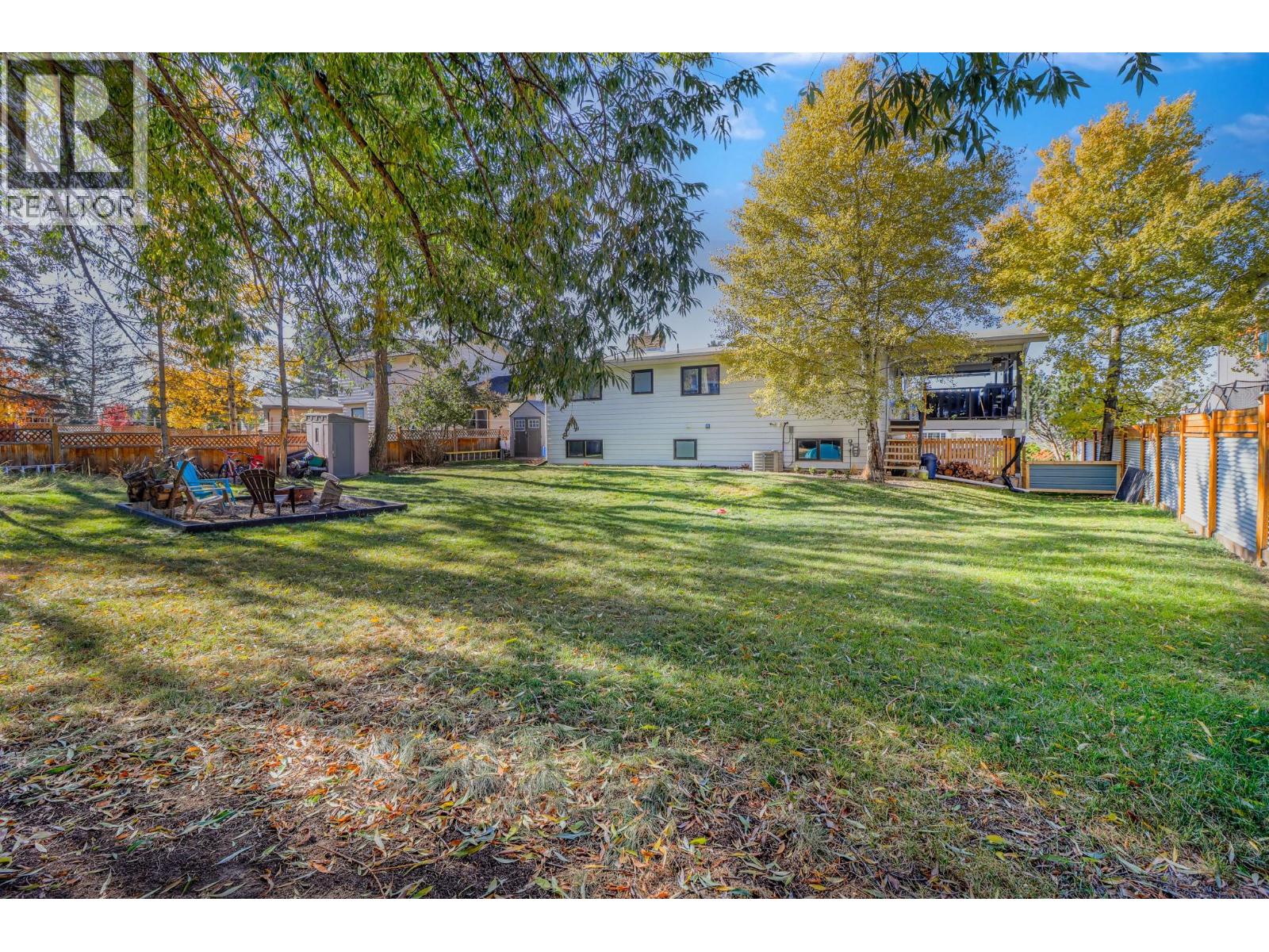 1816 MT CONNELL Crescent - 33