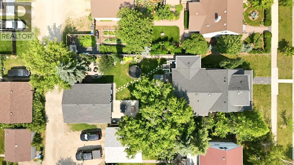 5808 43 Avenue - 40
