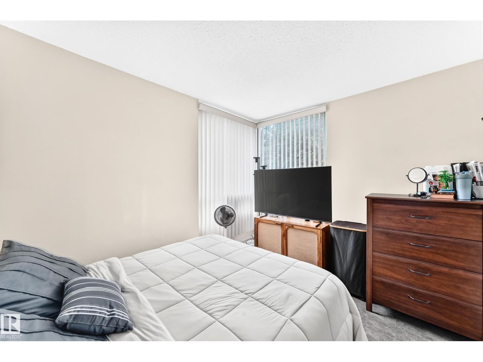 #230 10160 114 ST NW - 9