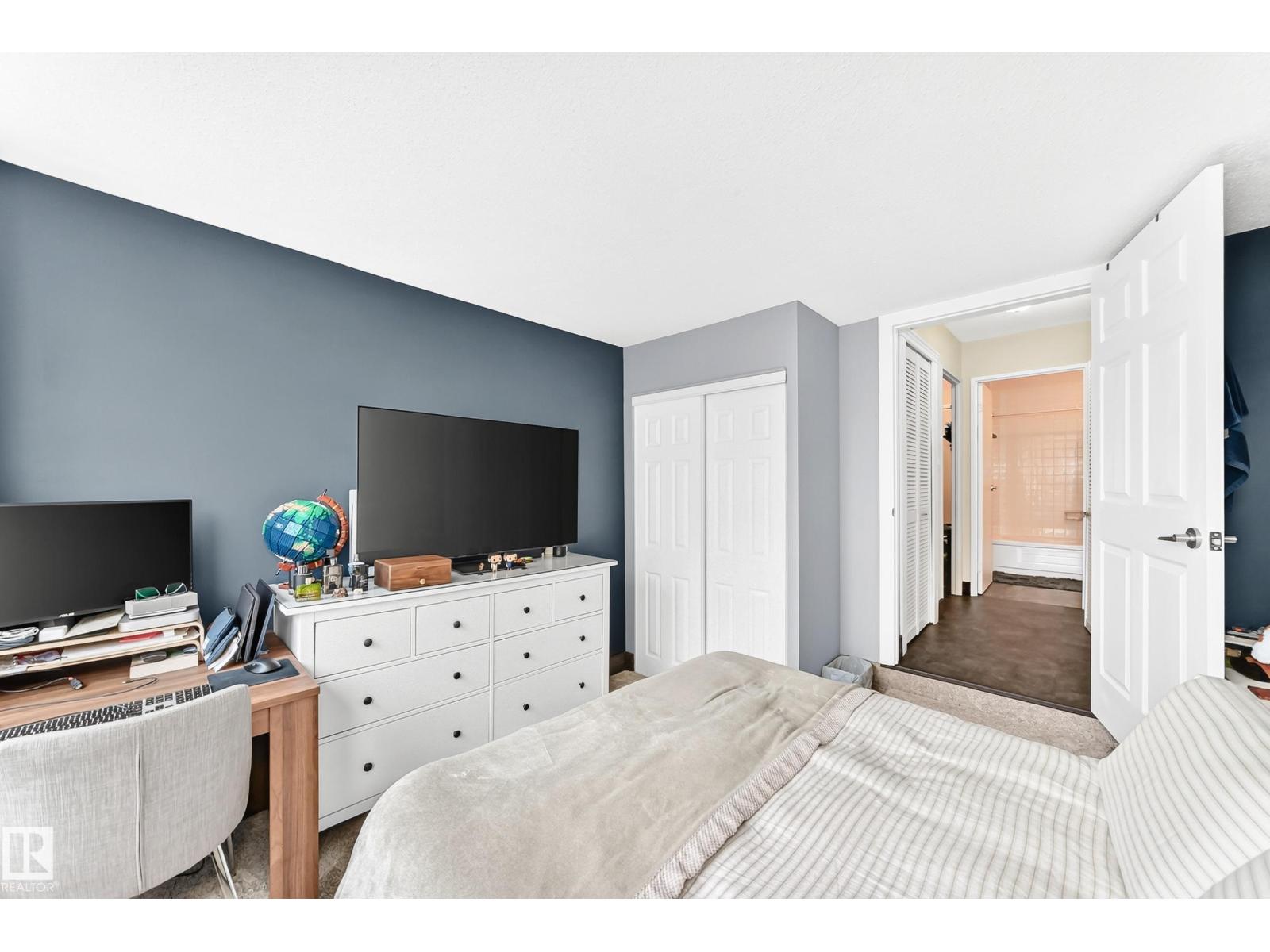 #230 10160 114 ST NW - 11
