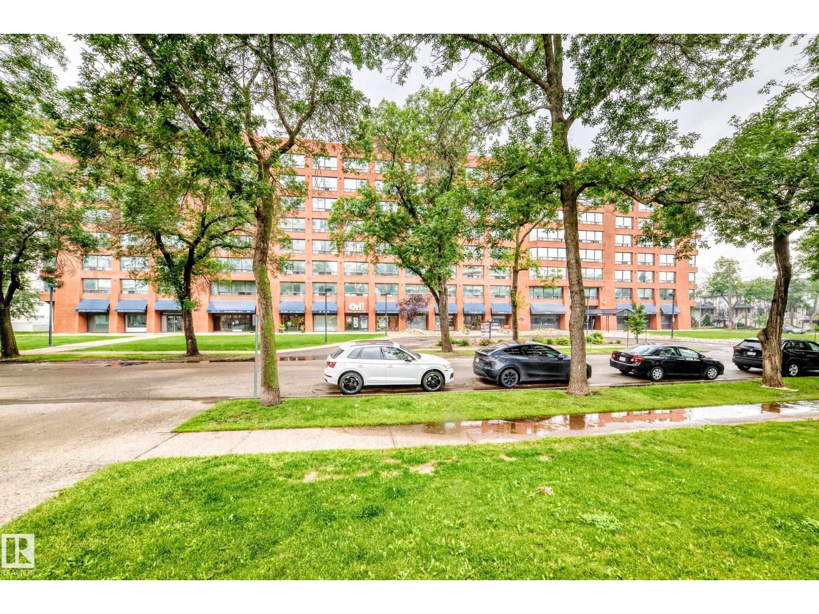 #230 10160 114 ST NW - 15