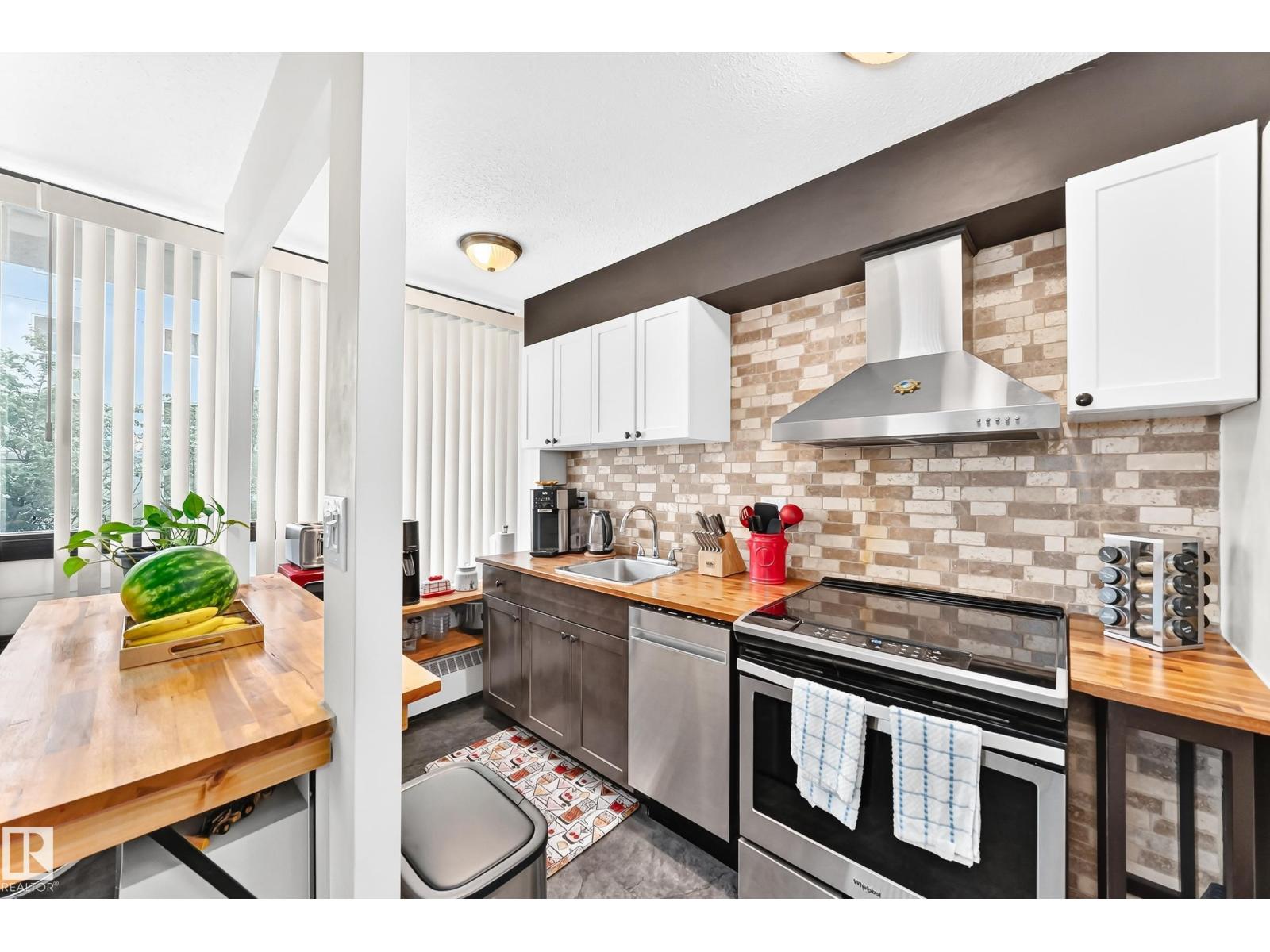 #230 10160 114 ST NW - 2