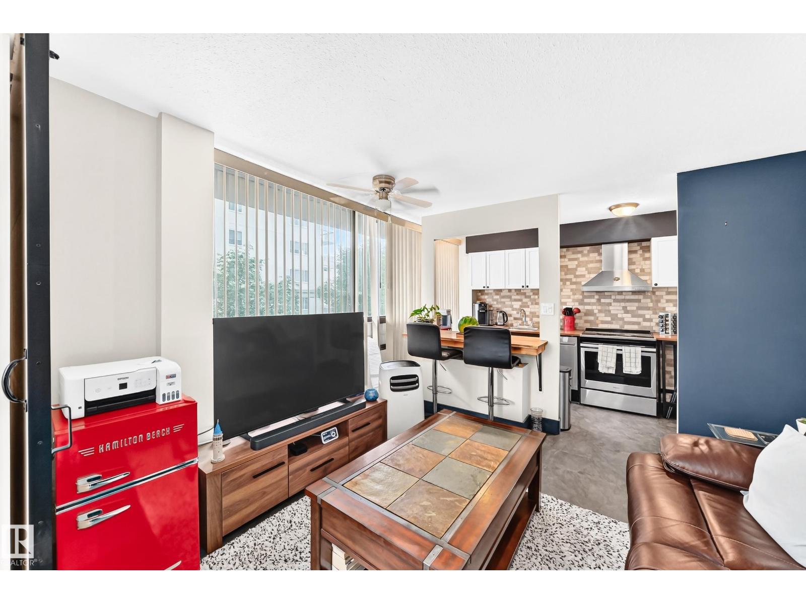 #230 10160 114 ST NW - 4