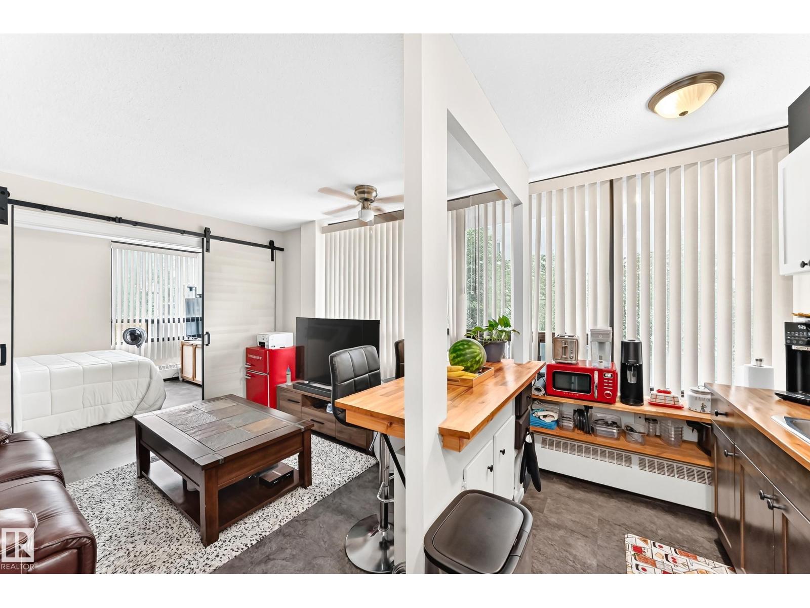 #230 10160 114 ST NW - 6