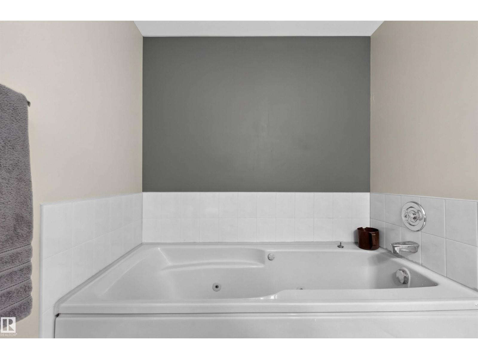 #302 11020 19 AV NW - 18