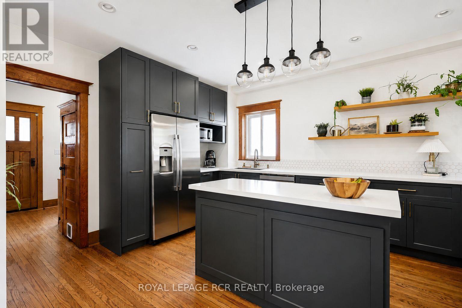 146 MAIN STREET W - 10