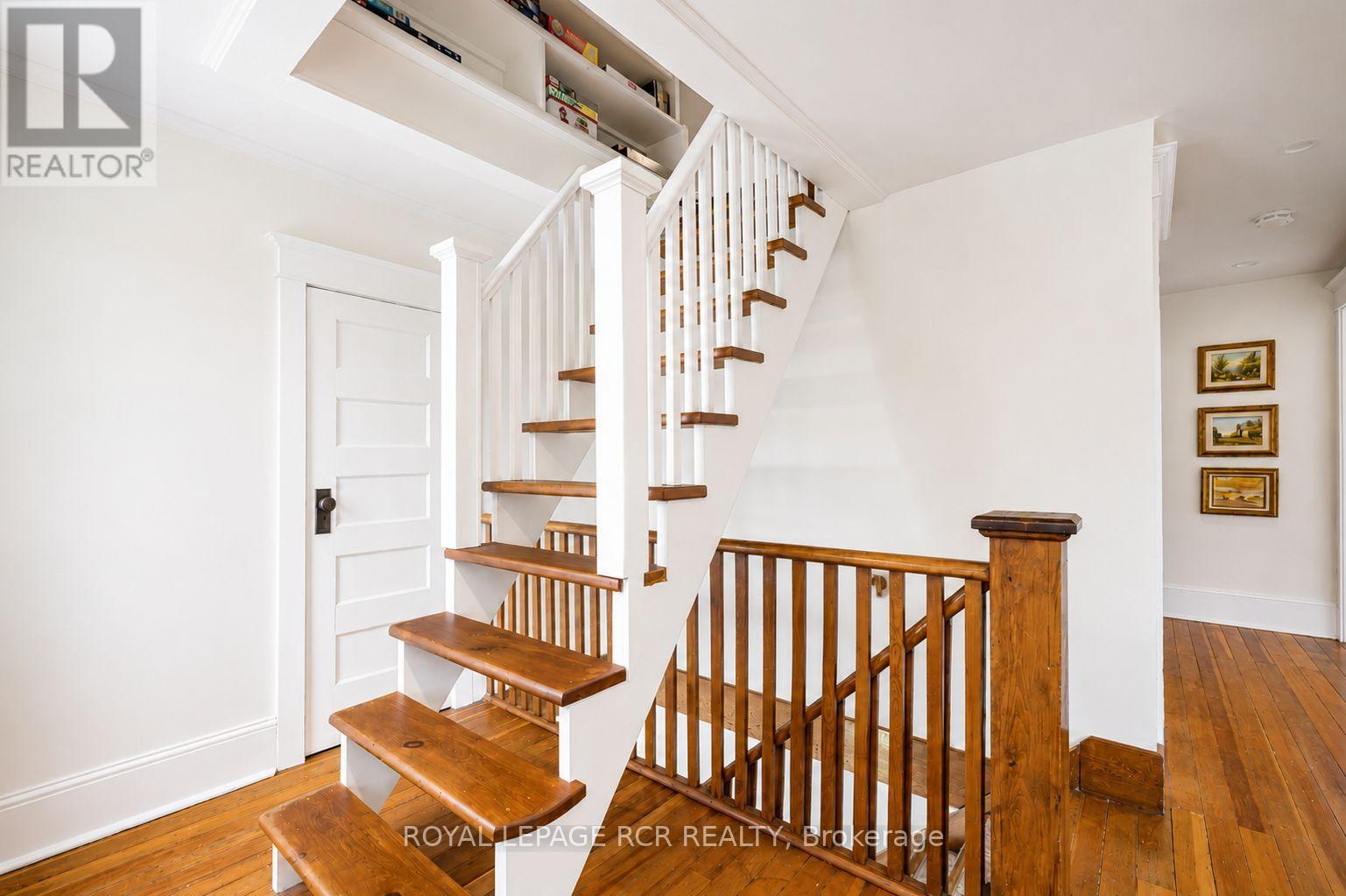 146 MAIN STREET W - 25