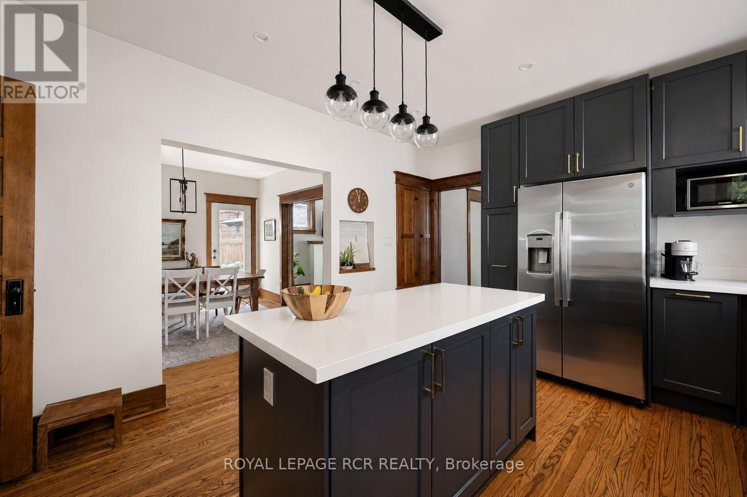 146 MAIN STREET W - 7