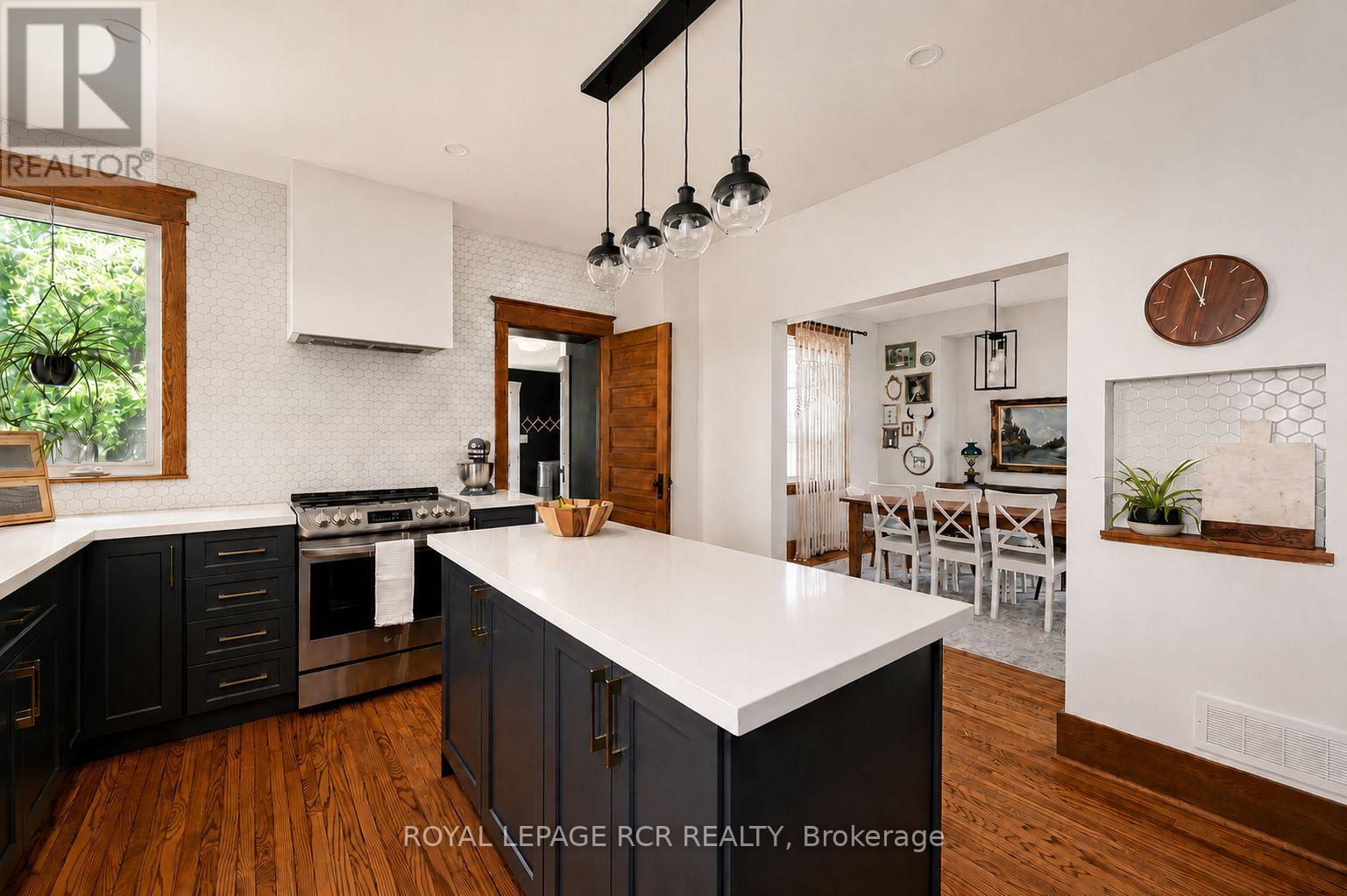 146 MAIN STREET W - 6