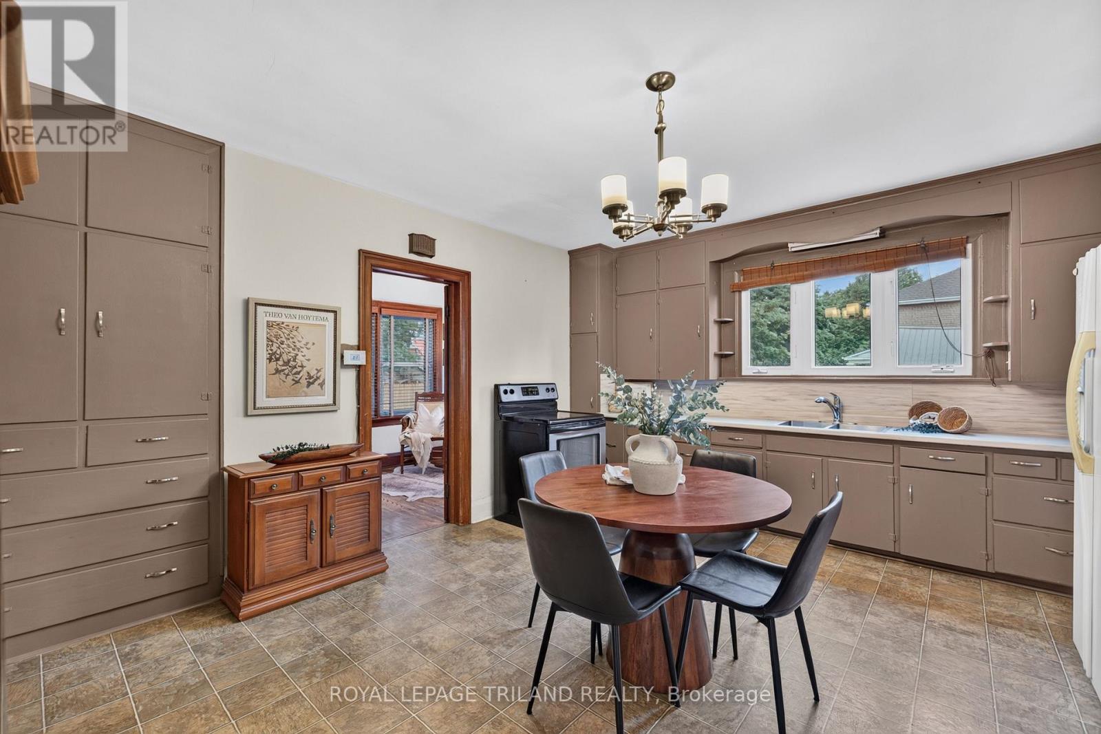 11 MAPLE STREET E - 14