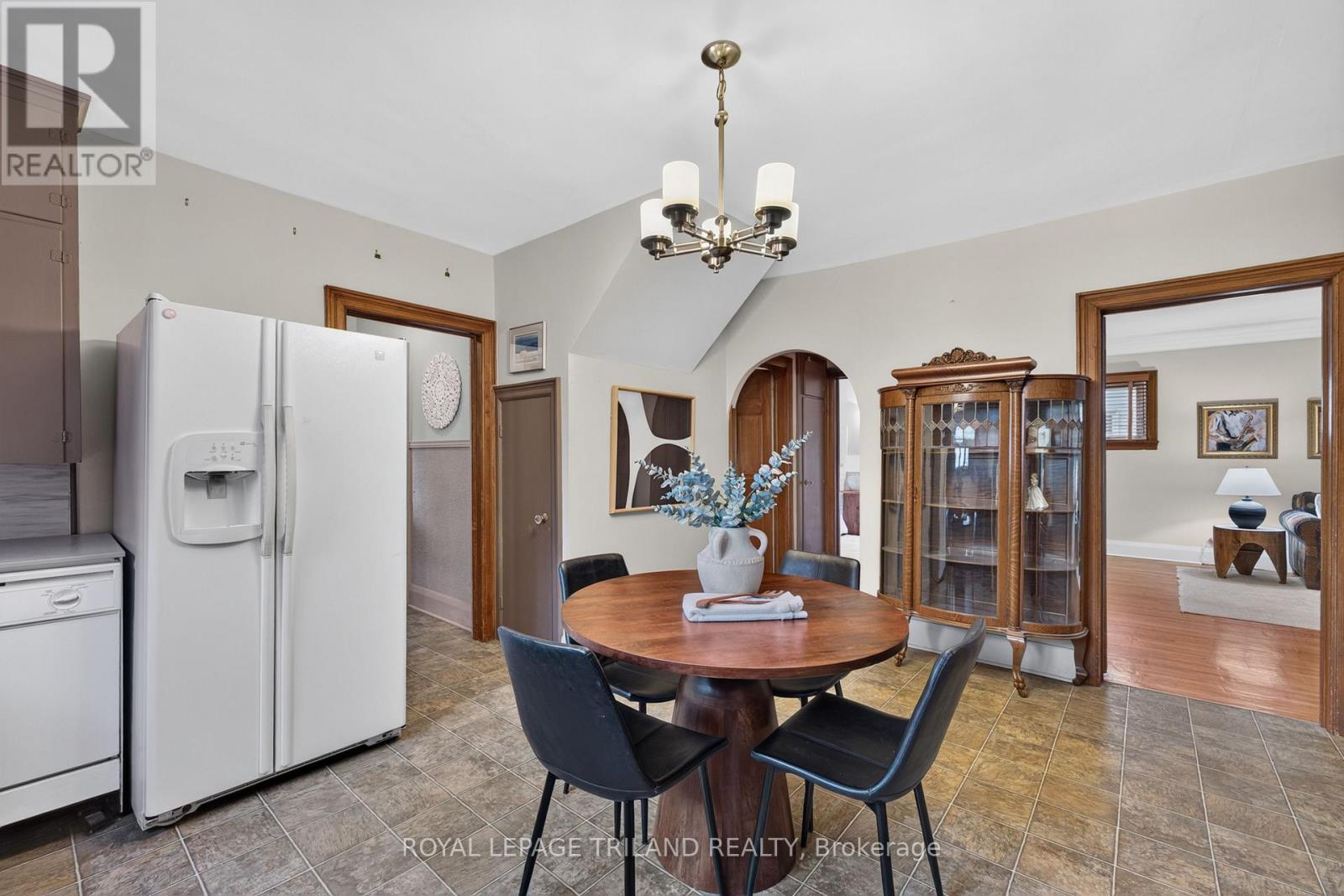 11 MAPLE STREET E - 17