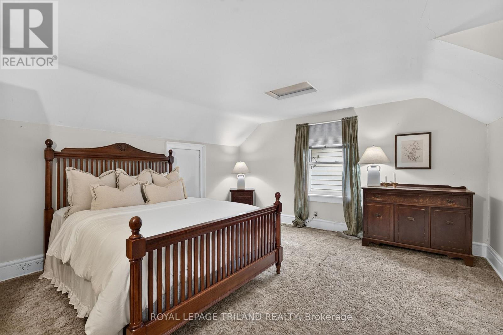 11 MAPLE STREET E - 27