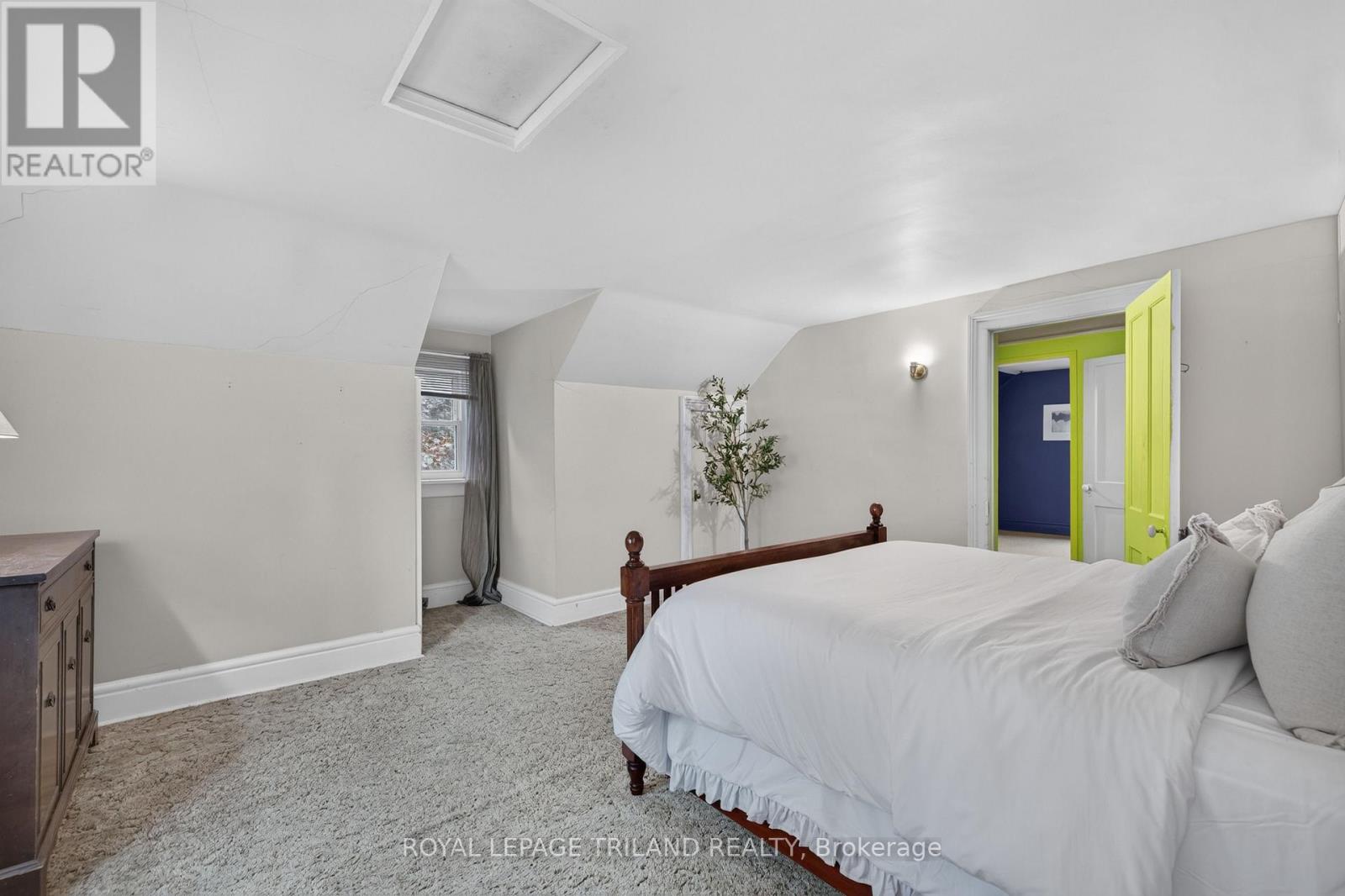 11 MAPLE STREET E - 28