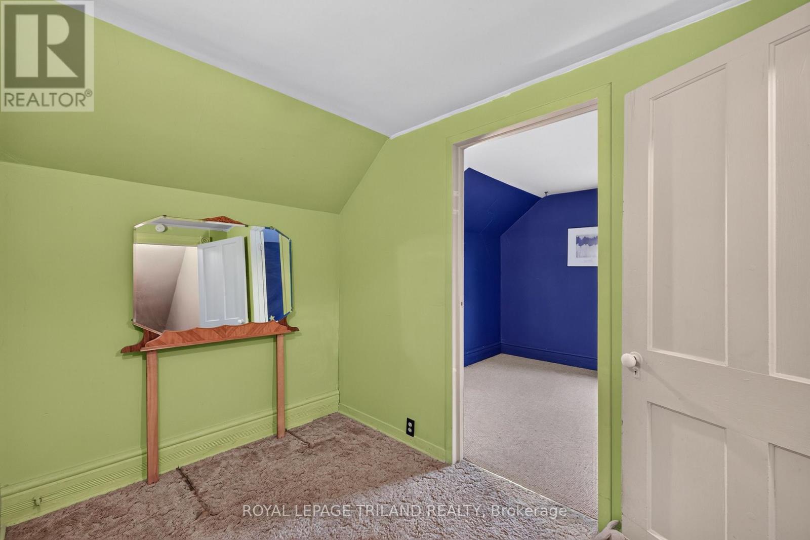 11 MAPLE STREET E - 30