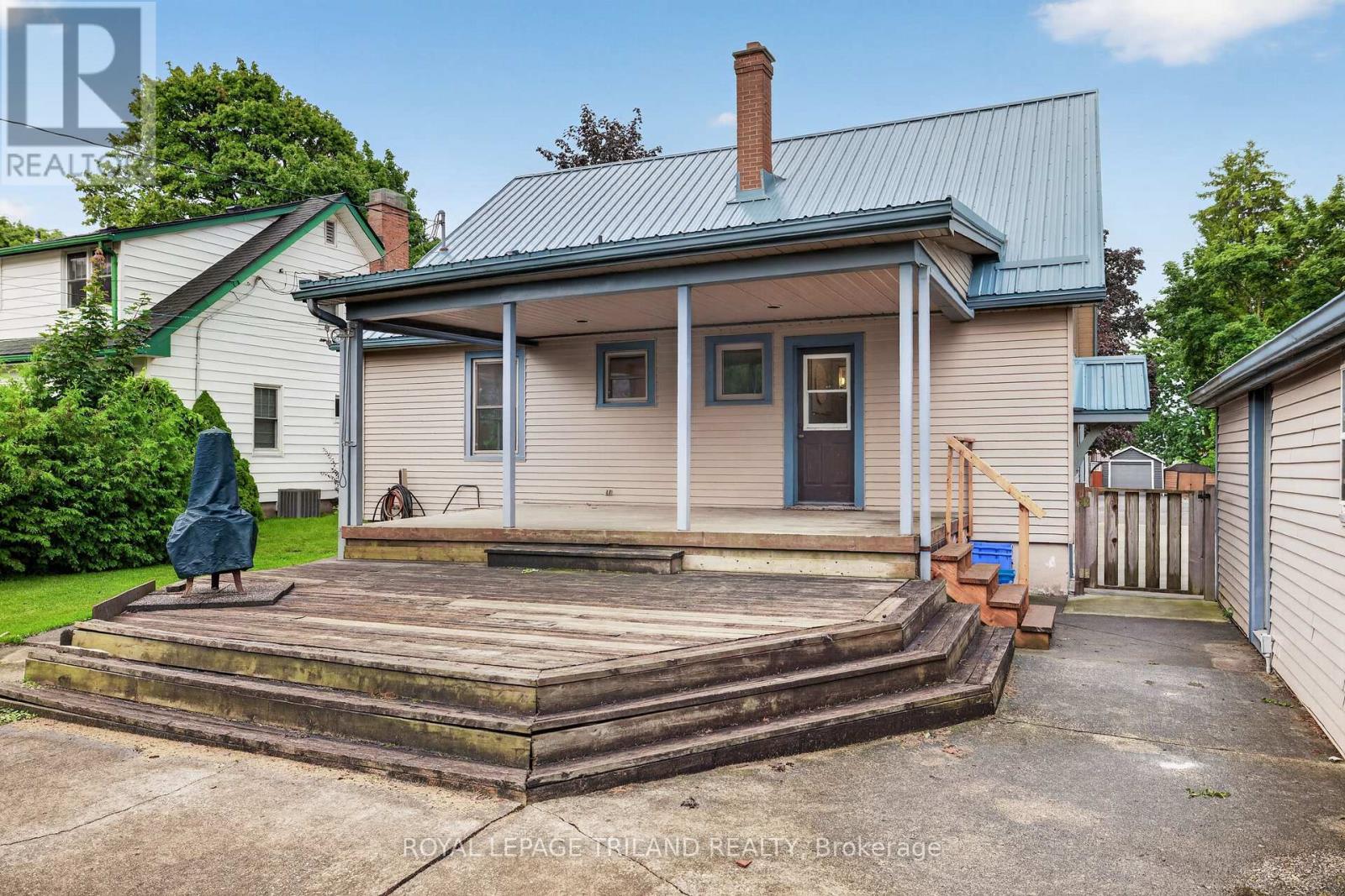 11 MAPLE STREET E - 38