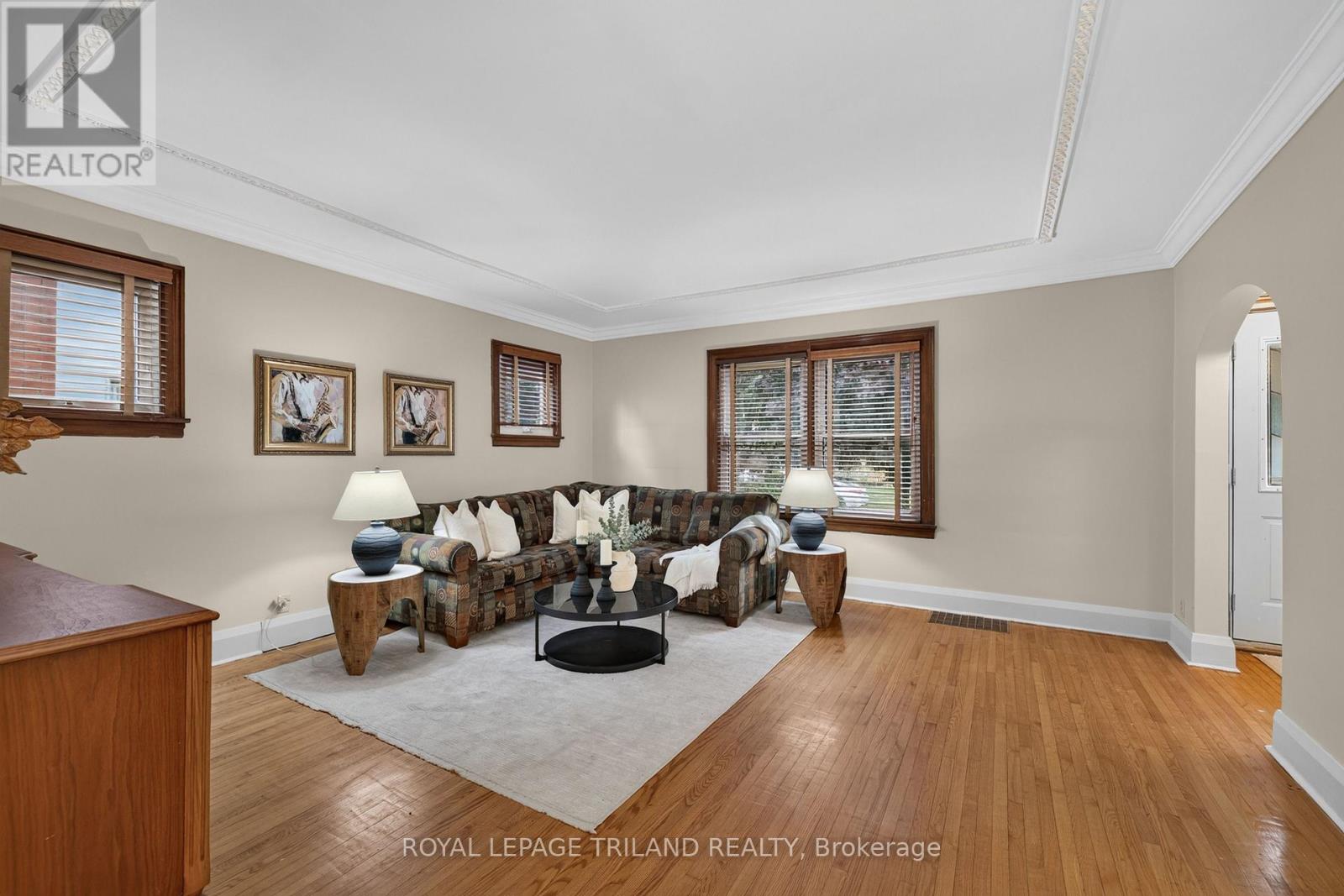 11 MAPLE STREET E - 8