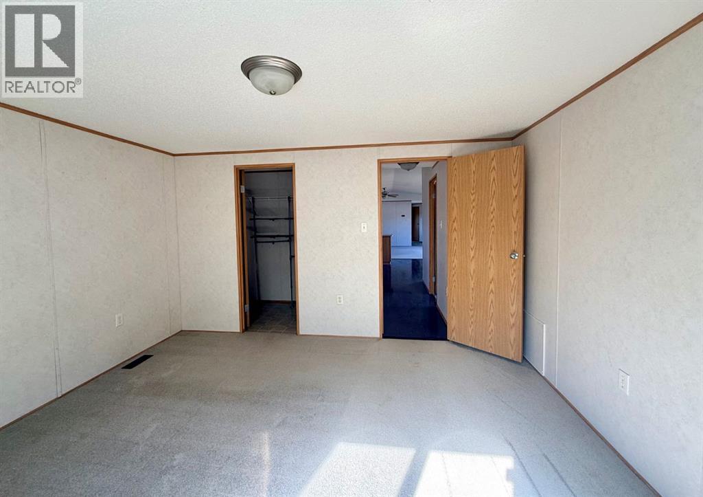 11001 103 Street - 18