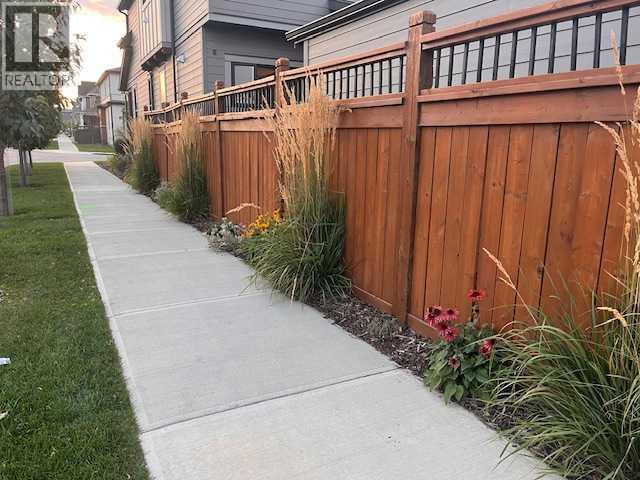 120 Treeline Manor SW - 29