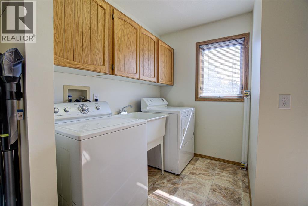 236 54 Avenue E - 18