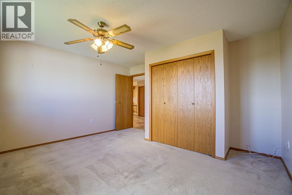 236 54 Avenue E - 29