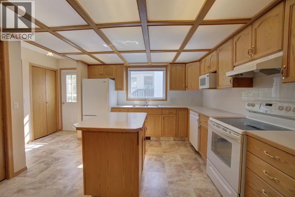 236 54 Avenue E - 17