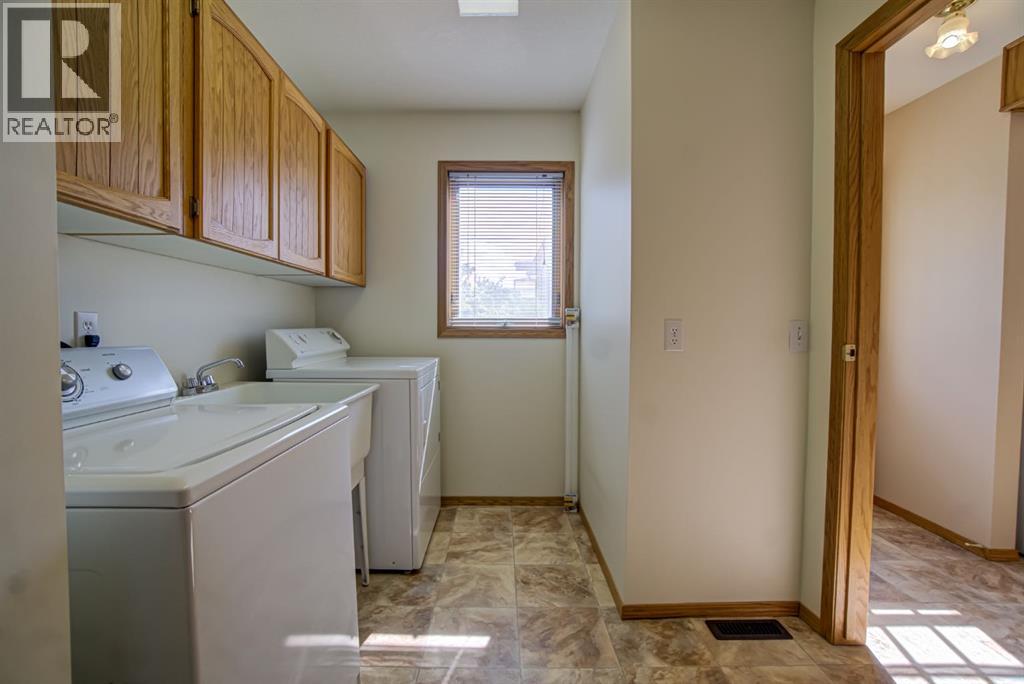 236 54 Avenue E - 19