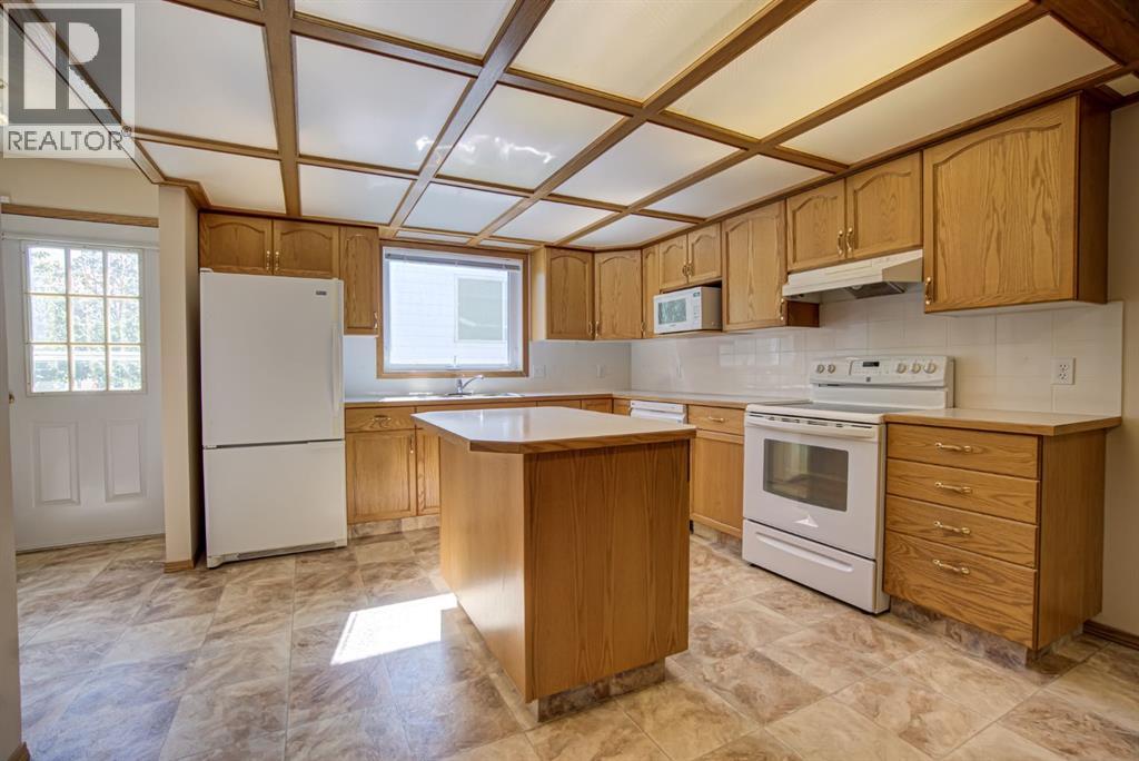 236 54 Avenue E - 13