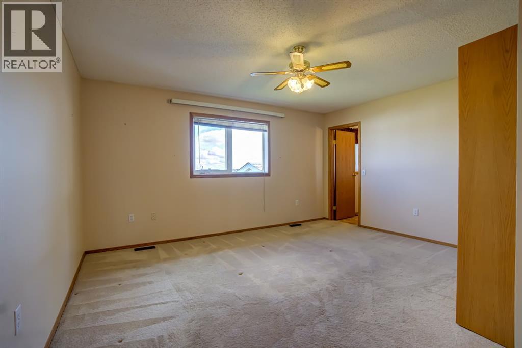 236 54 Avenue E - 23