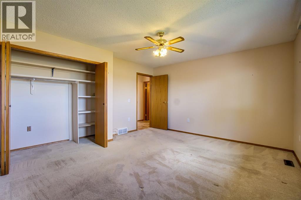 236 54 Avenue E - 25