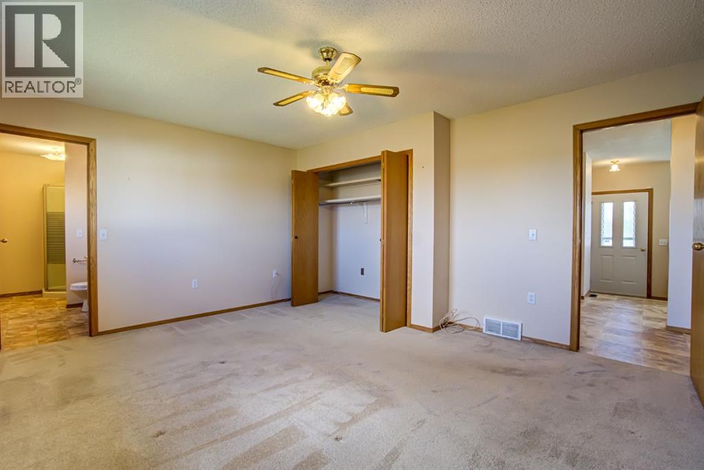 236 54 Avenue E - 24