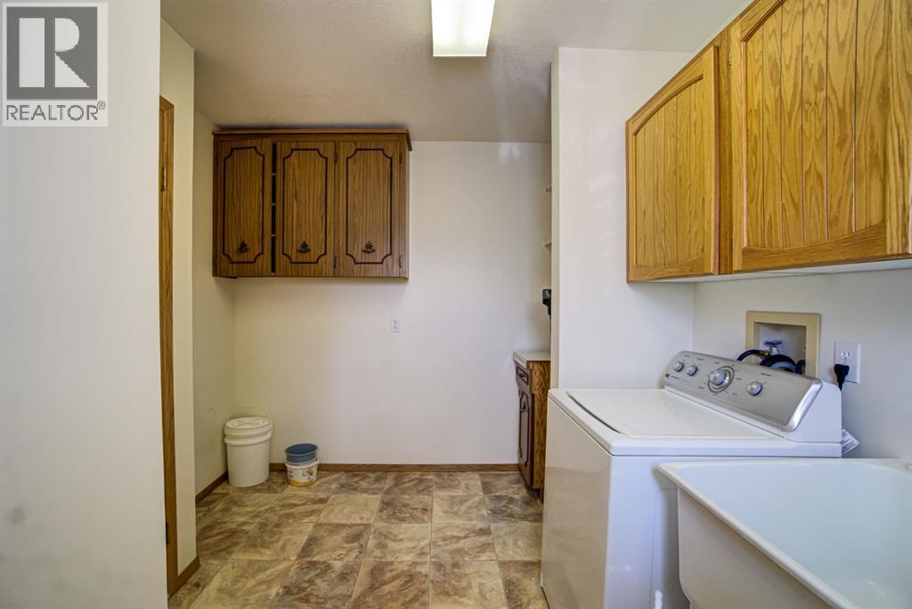 236 54 Avenue E - 20