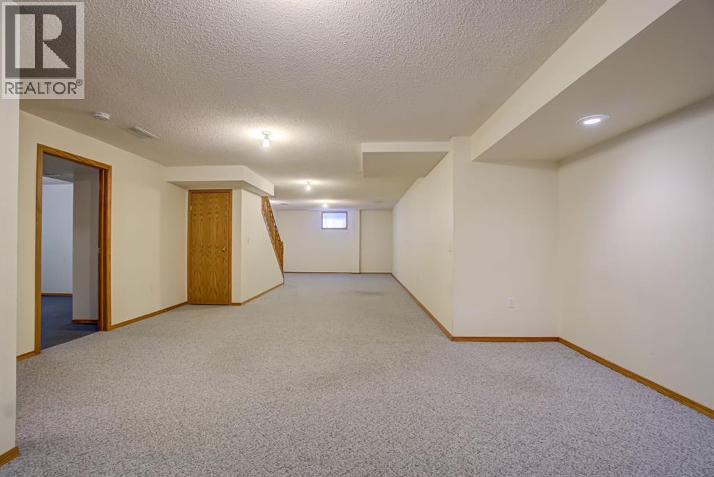 236 54 Avenue E - 33
