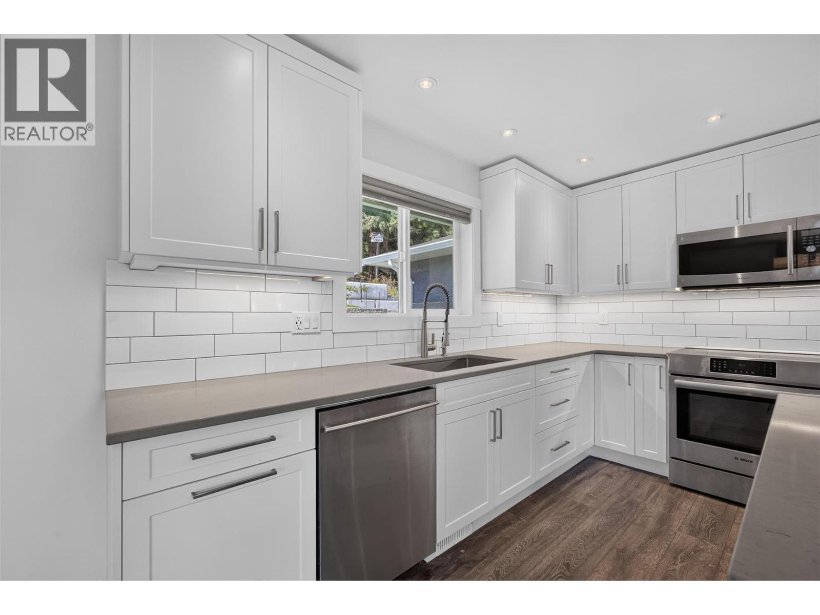 3752 Glenway Road - 9