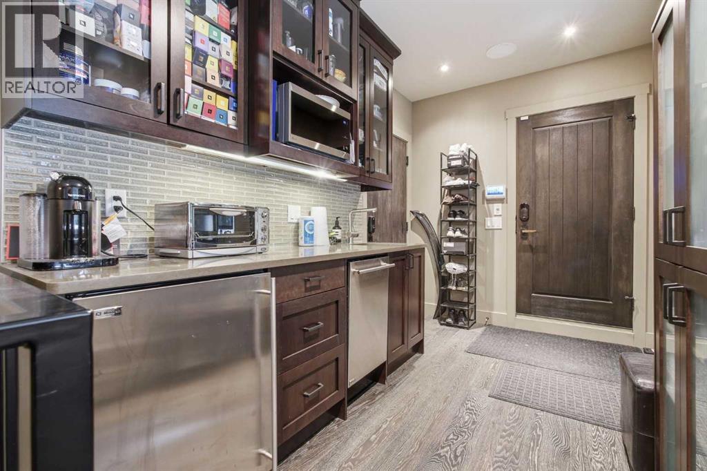 615 Crescent Boulevard SW - 36