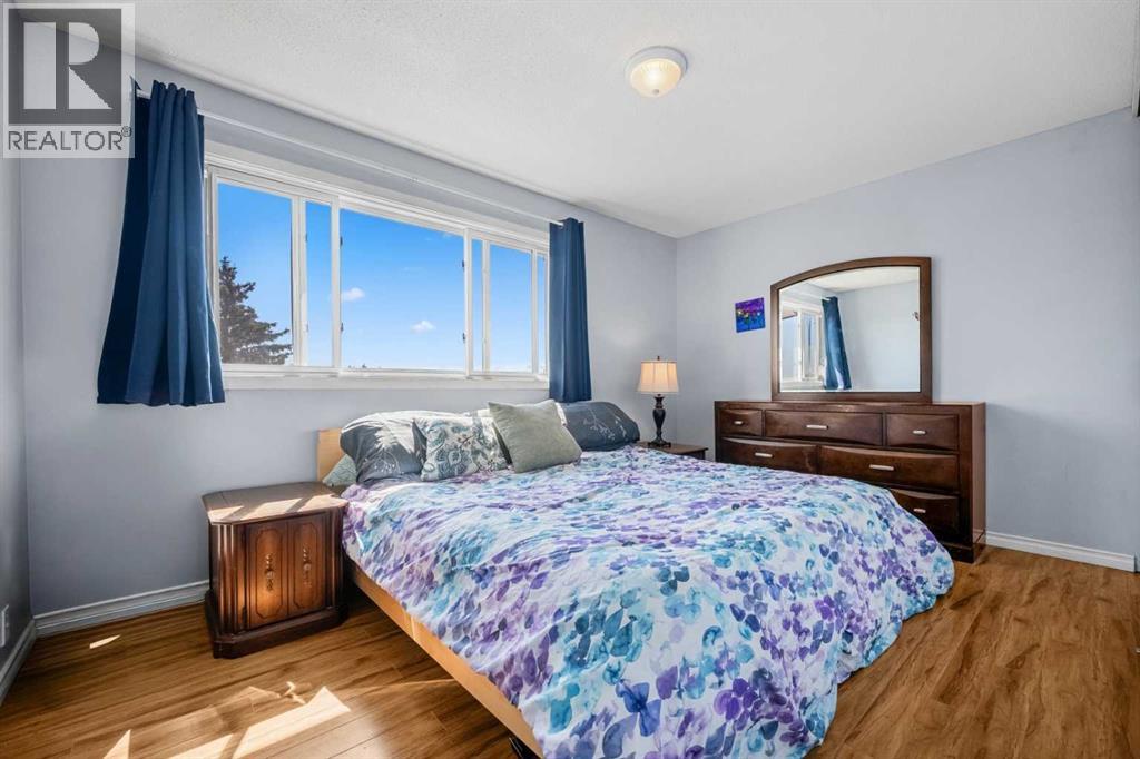 #80 1055 72 Avenue NW - 17
