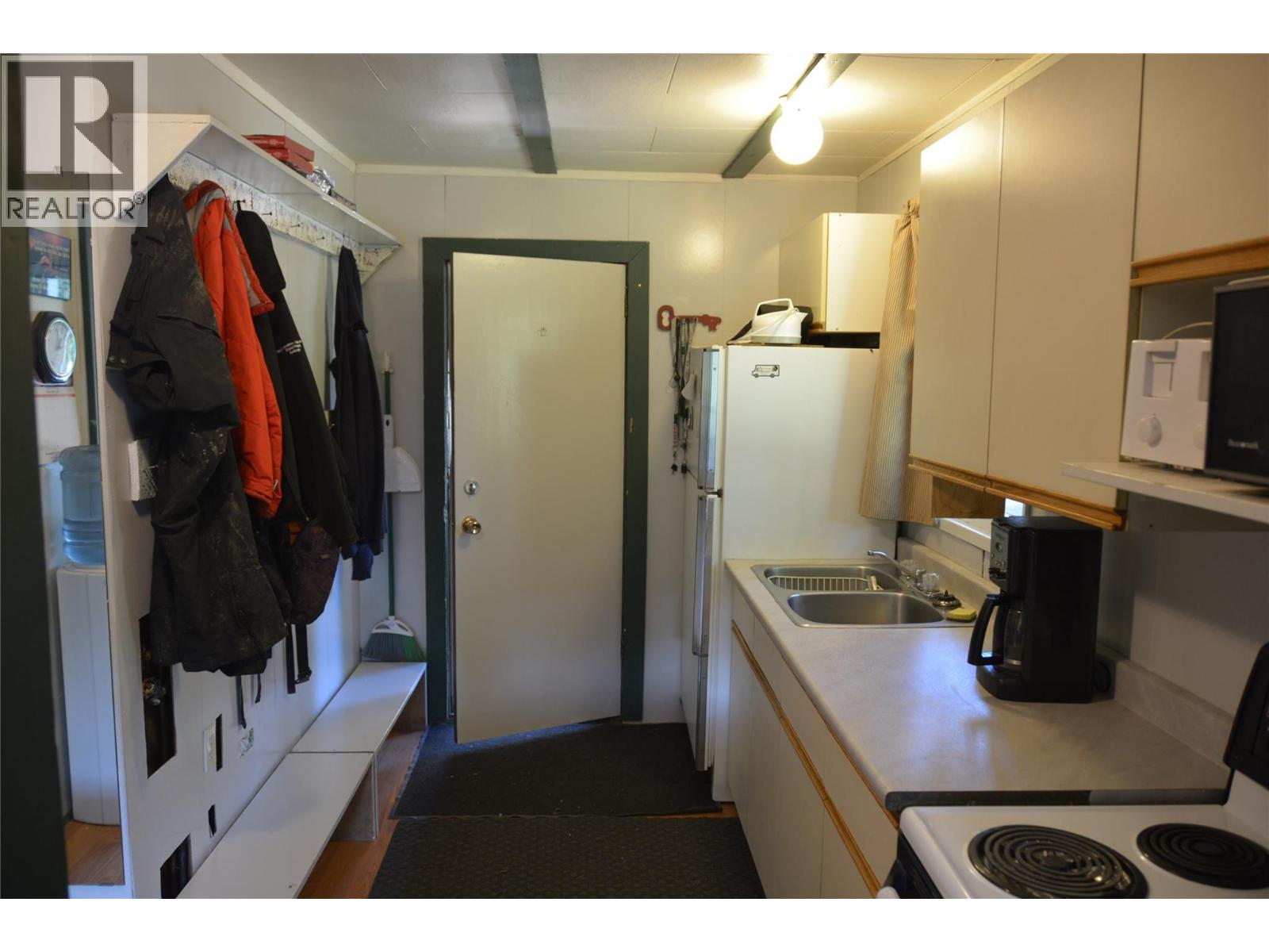 9019 DOYLE Road - 2
