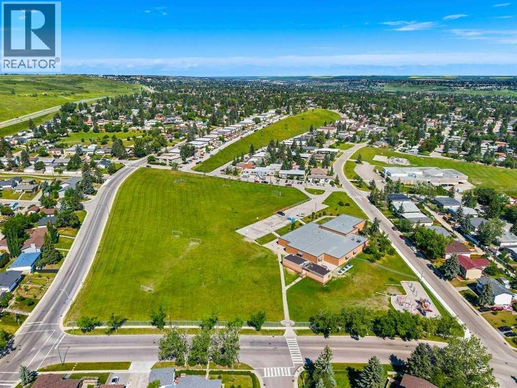 #80 1055 72 Avenue NW - 36