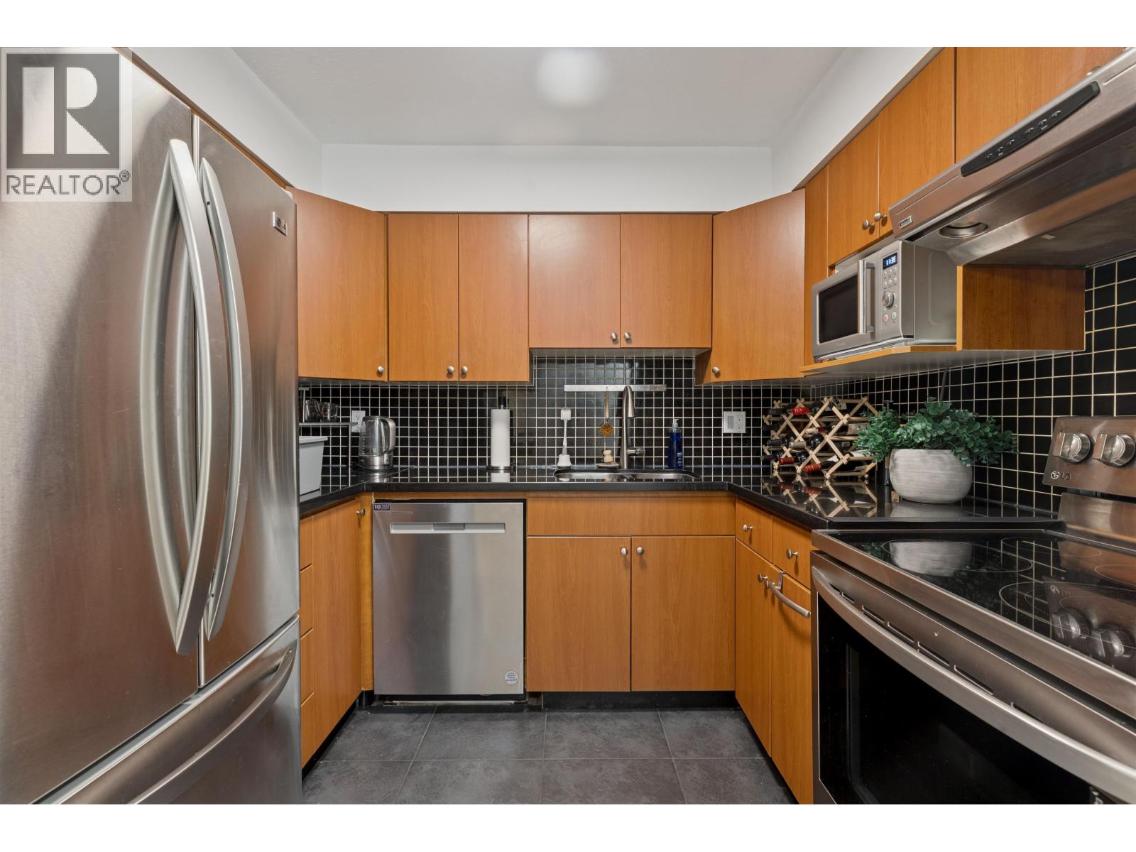 2 Bed, 2 Bath Apartment for Sale in Vancouver – 102 1689 E 4TH AVENUE, Vancouver – MLS# R3149121 - Image 12