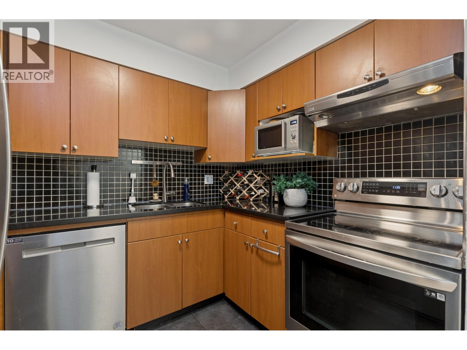 2 Bed, 2 Bath Apartment for Sale in Vancouver – 102 1689 E 4TH AVENUE, Vancouver – MLS# R3149121 - Image 14