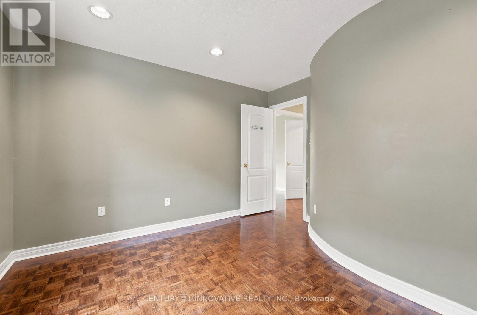57 AVENIDA STREET NE - 25