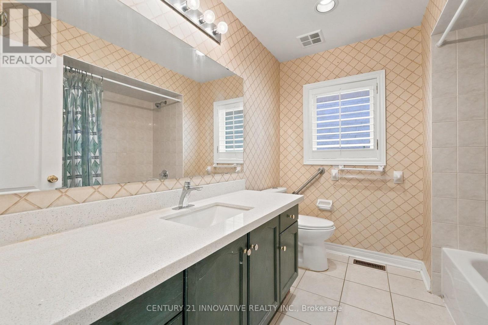 57 AVENIDA STREET NE - 26