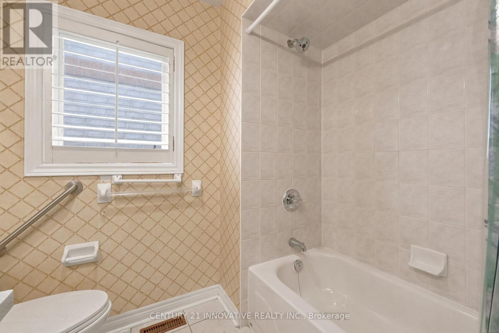 57 AVENIDA STREET NE - 27