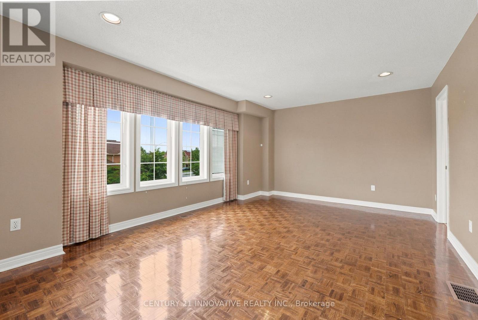 57 AVENIDA STREET NE - 34