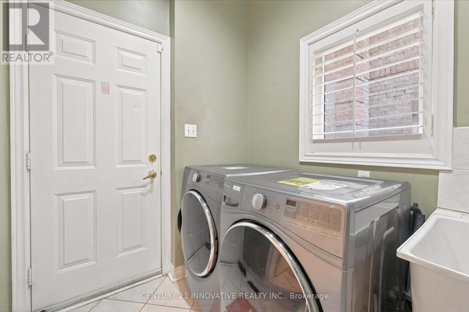 57 AVENIDA STREET NE - 44
