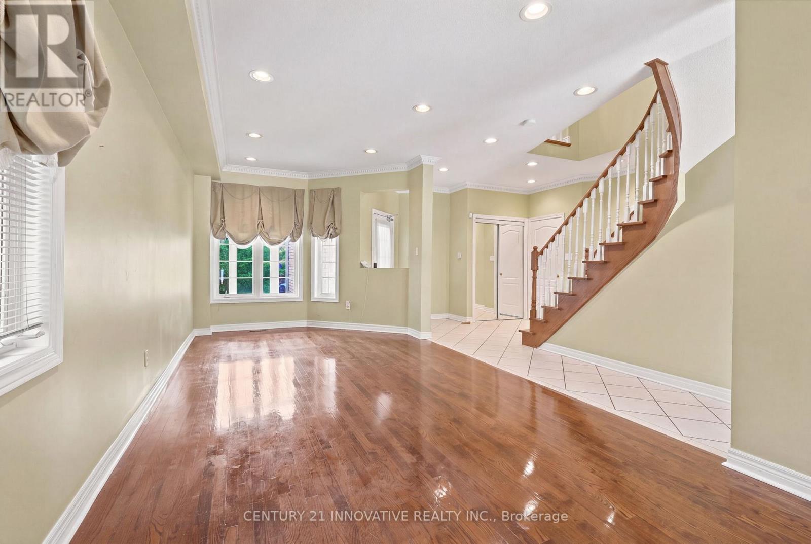 57 AVENIDA STREET NE - 7