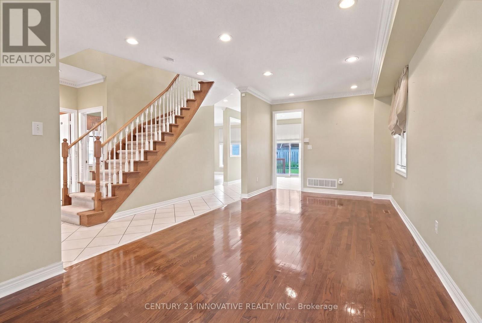 57 AVENIDA STREET NE - 8