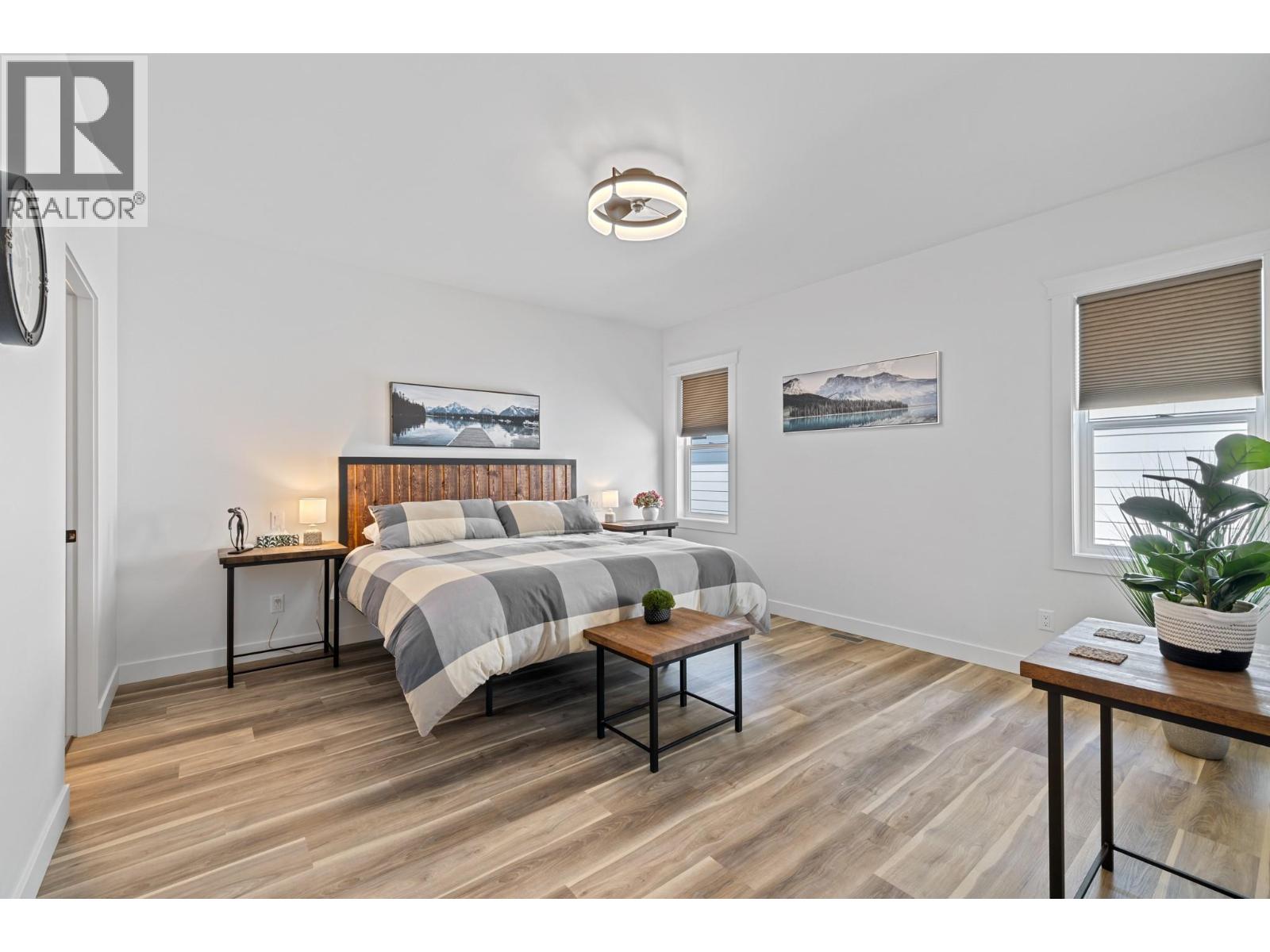 712 Lake Court - 12