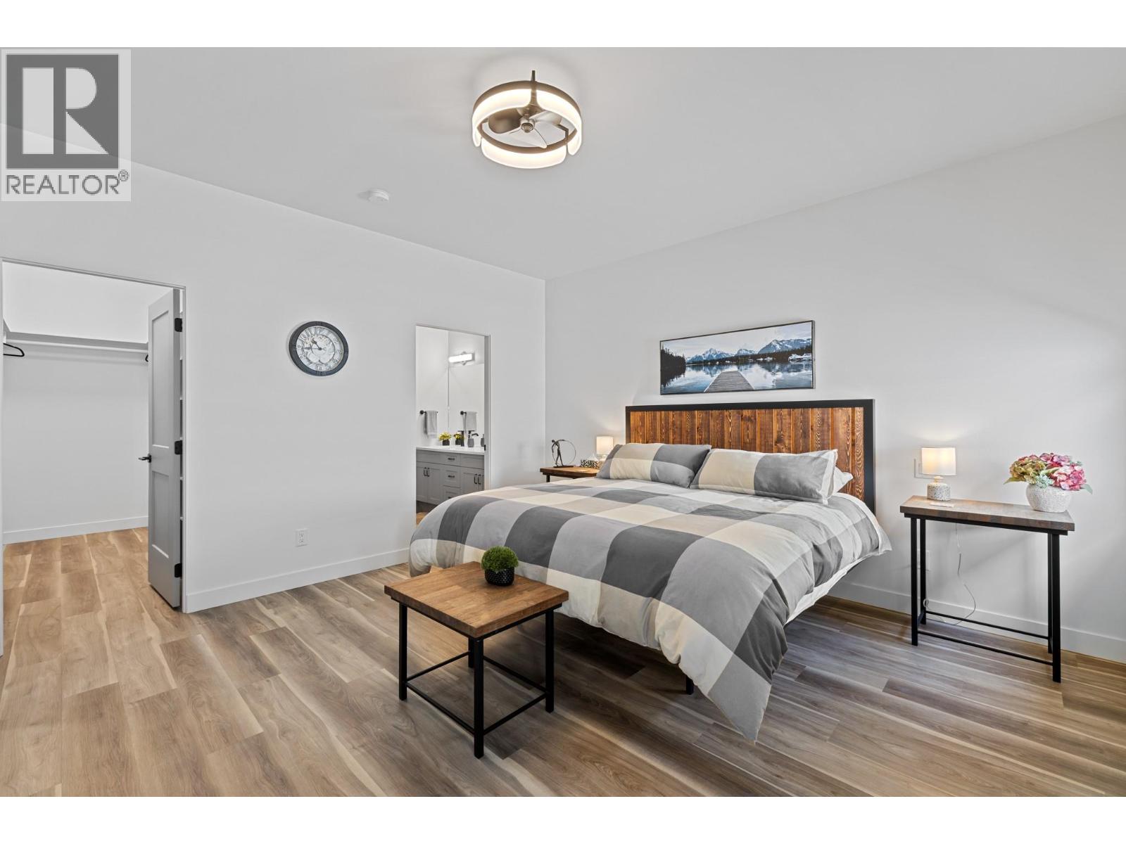712 Lake Court - 13