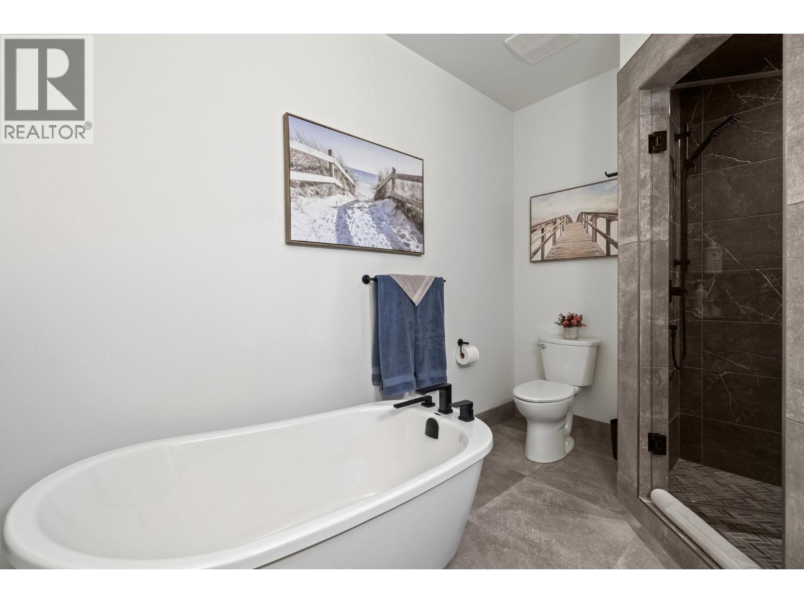 712 Lake Court - 16