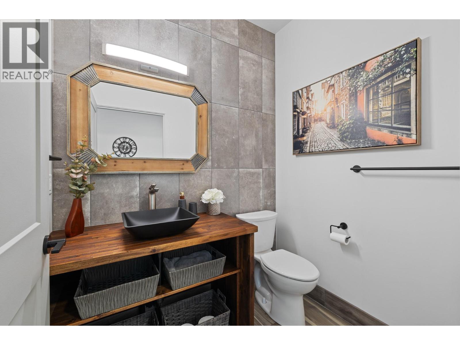 712 Lake Court - 19